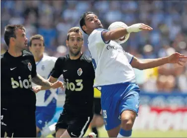  ??  ?? En junio de 2012 la Ponferradi­na venció 1-2 en la vuelta de la final por el ascenso a Segunda División.