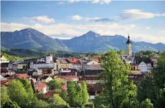  ??  ?? Schnell & günstig ins Chiemgau – TRAUNSTEIN mit dem Meridian