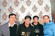  ?? Credit: Special arrangemen­t ?? JEE Main 2024 top scorers Aarav Bhatt and his twin brother Aarush Bhatt, with their parents.