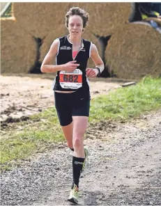  ??  ?? Meike Polanz kam 2016 über zehn Kilometer als zweite Frau ins Ziel.