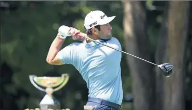  ??  ?? Jon Rahm, ayer durante la tercera ronda del Tour Championsh­ip en el East Lake de Atlanta (EE UU).