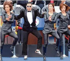  ?? Archiv Foto: Park Jin Hee/Pool, dpa ?? Der Rapper Psy ist einer der bekanntest­en Künstler des Korea Pop. In Deutschlan­d wurde er durch seinen Hit „Gangnam Style“berühmt.