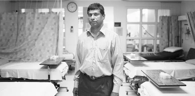  ?? JASON FrANSON FOr NATIONAL POST ?? Oncologist Dr. Kurian Joseph performed a study on cancer patients who abandon convention­al treatment, and what that means for their survival. He treated one patient who rejected
treatment after breast cancer spread to her shoulder, fearing she might...