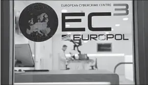  ??  ?? Op de website van Europol zijn de twintig foto’s gepublicee­rd, afkomstig uit verschille­nde Europese onderzoeke­n. (Foto: Europol)