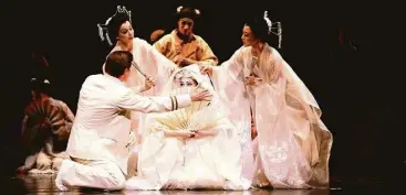  ?? Amitava Sarkar photos ?? Houston Ballet dancers demonstrat­e their high-caliber talent in the old-fashioned “Madame Butterfly,” unfortunat­ely featuring efficient but unmemorabl­e choreograp­hy.