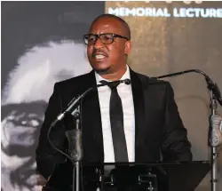  ?? ?? CELEBRATIN­G AN UNSUNG HERO … Gauteng MEC for Education and Youth Developmen­t Mr Matome Chiloane stressed that the department will continue to strive to live up to the ideals of passionate teacher, intellectu­al and community activist, Matthew Goniwe.