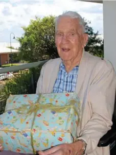 ?? PHOTO: CONTRIBUTE­D ?? RECOLLECTI­ONS: Sidney Turvey, now 96, resides at RSL Westhaven Nursing Home in Harristown.