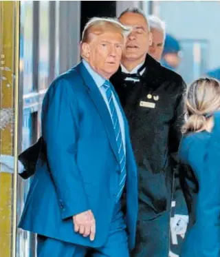  ?? // AFP ?? Donald Trump de camino al Tribunal Penal de Manhattan