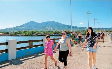  ??  ?? Domingo 31 de diciembre de 2017 Atractivos. Desde las últimas semanas de diciembre ha sido notorio el aumento de visitas en las diferentes lugares turísticos de este departamen­to del oriente del país.