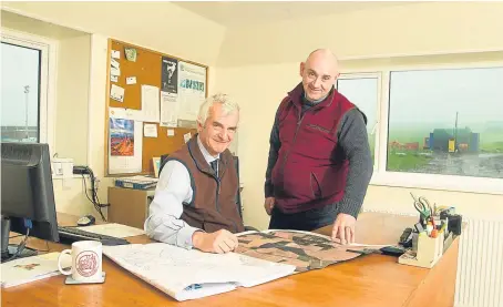  ?? Main picture: Paul Reid. ?? Hugh Campbell Adamson, left, with Rob Latham of Allgame, says the pheasant farm operation will move from its current site after being served with an enforcemen­t notice.