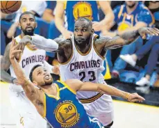  ?? FOTO: DPA ?? Neuauflage – Stephen Curry (vorn) trifft wieder auf LeBron James.