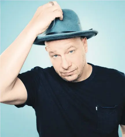  ?? MINDY TUCKER ?? Jeff Ross will bump mics in free-form shows with Dave Attell and will drop by David Spade’s gala at the Just for Laughs festival.