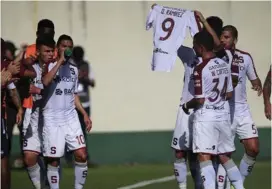  ?? RAFAEL PACHECO ?? Los jugadores morados le dedicaron el gol a David Ramírez, quien sufrió una fuerte lesión que lo dejó fuera del torneo.