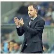  ?? FOTO: AP ?? Selten: Domenico Tedesco applaudier­t seinem Team in Porto.