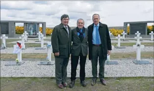  ??  ?? EMPRESARIO­S. Eurnekian viajó el 12 de diciembre a Malvinas acompañado por el presidente de la Rural, Daniel Pelegrina, y el de la UIA, Miguel Acevedo.