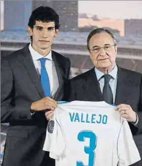  ?? FOTO: EFE ?? Jesús Vallejo fue presentado en el Bernabéu como nuevo jugador del Real Madrid