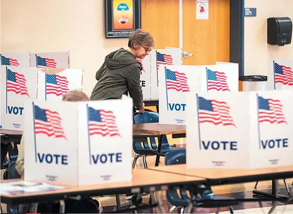  ??  ?? Participac­ión. El aumento en la cantidad de votantes estuvo empujado por el discurso de Trump.