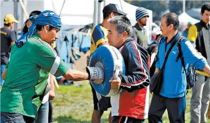  ?? ALFREDO ESTRELLA/AFP ?? Clases de box para distraerse mientras deciden sus siguientes acciones.