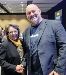  ??  ?? CONNECTION: Mayor Patricia de Lille and Werner Vogels, the chief technology officer of Amazon.com, at the Amazon Web Services Summit.