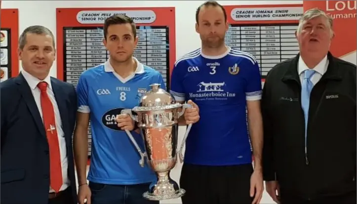  ??  ?? Netown Blues and Naomh Mairtin captains Andy McDonnell and Mick Fanning with county board chairman Des Halpenny and SFC sponsor Seamus Keenan of Anchor Tours.