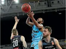  ?? PHOTO: GETTY IMAGES ?? Alex Pledger of the Breakers looks to pass during game one of the NBL semifinal series against Melbourne United.