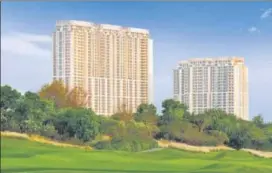  ??  ?? DLF CREST promises the best of both worlds stunning views of acres of greens and the cosmopolit­an city skyline of DLFS
