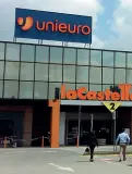  ??  ?? Il negozio L’Unieuro alla Castellana