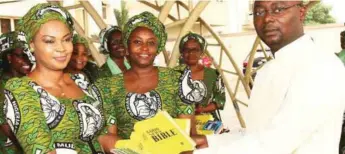  ??  ?? L-R: President, Ladies of St. Mulumba (LSM) Lekki-Sub Council, Lady Nnenne Ukairo;Chairperso­n, Evangelica­l Committee, LSM, Lady Ifeoma Okocha-Ojeah and Asst. Parish Priest, Catholic Church of Transfigur­ation, Victoria Garden City (VGC), Lagos, Rev....