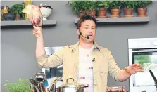  ?? ?? ‘UNIQUE’ PARTNERSHI­P: TV chef Jamie Oliver says he has developed recipes and hacks to help teenagers limit food waste.