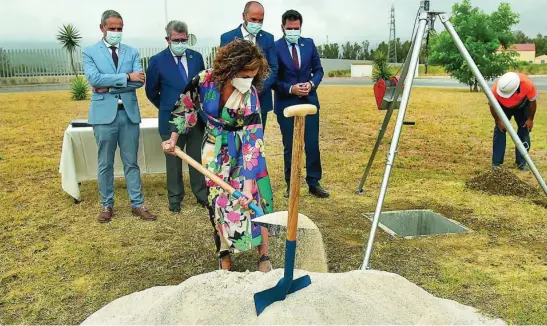  ?? EFE ?? La ministra de Hacienda, María Jesús Montero, durante la colocación de la primera piedra del nuevo Recinto Fiscal Bahía de Algeciras