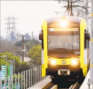  ?? Christina House Los Angeles Times ?? METRO SERVICE doesn’t offer riders the two things needed to develop a transit habit: consistenc­y in service (which encourages repetition) and an enjoyable ride (a reward).