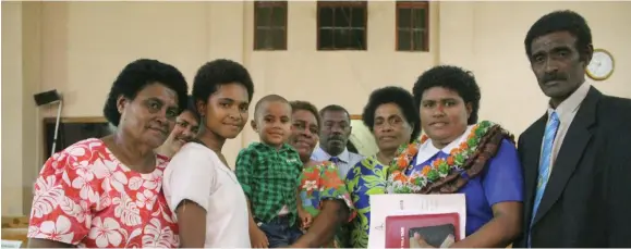  ?? Dau ni veitaba: Simione Haravanua ?? E taba tiko oqori na Vada ni Turaga o Miriama Galo (karua mai na imatau), vata kei ira na wekana ni oti na nona tabaki e na valenilotu levu na Senitenari e Suva e na siga Vukelulu nai ka 22 ni Okosita.