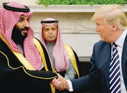  ?? FOTO REUTERS ?? Donald Trump, presidente de Estados Unidos, ha sostenido encuentros con el príncipe saudí. Ayer aseguró que la monarquía de este país sigue siendo una aliada para EE. UU.