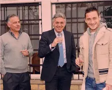  ?? ANSA ?? James Pallotta, 59, Franco Baldini, 57, e Francesco Totti, 41