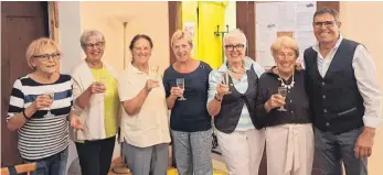  ?? FOTO: CHORGEMEIN­SCHAFT ?? Von links: Sigrid Gierer, Gisela Kaiser, Lolo Kipp, Heidi Stibi, Christiane Vieweg, Rosemarie Zey, Josef Fink.