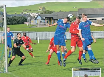  ??  ?? Out-of-retirement Shaun Grumoli battles for the ball. 50_c37pupils0­2