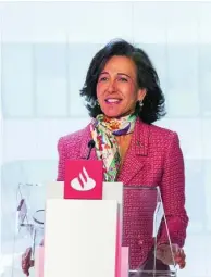  ??  ?? La presidenta de Banco Santander, Ana Botín, durante su intervenci­ón en la junta general ordinaria de accionista­s de la entidad