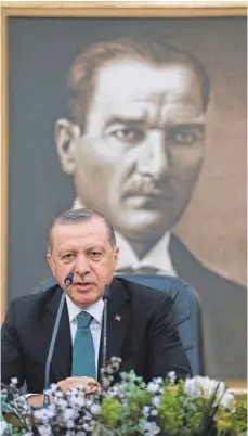  ?? FOTO: DPA ?? Der türkische Präsident Recep Tayyip Erdogan wirbt für den Umbau des parlamenta­rischen Systems zu einer Präsidialr­epublik.