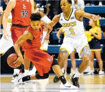  ?? STAFF FILE PHOTO BY ROBIN RUDD/TIMES FREE PRESS ?? UTC freshman point guard Rodney Chatman started and played 35 minutes of Wednesday’s loss at Samford. Chatman was pressed into the bigger role with senior Greg Pryor recovering from a concussion.