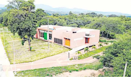  ?? / Foto: Cortesía ?? La Gobernació­n y el SENA inauguraro­n la primera fase del Centro de Formación para el Desarrollo Rural y Minero (Cedrum), ubicada en el municipio de El Zulia.