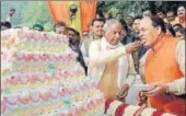  ?? SUBHANKAR CHAKRABORT­Y/HT FILE ?? Rajasthan governor Kalyan Singh (left) during his 86th birthday celebratio­n in Lucknow in January.