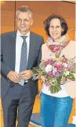  ?? FOTO: SBO ?? Thorsten Frei, hier mit seiner Ehefrau Katharina, wurde am Donnerstag­abend erneut als Bundestags­kandidat der CDU im Wahlkreis Schwarzwal­d-Baar/ Oberes Kinzigtal nominiert.