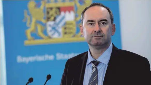  ?? FOTO: DPA ?? Steile Karriere: Hubert Aiwanger, Landesvors­tand der Freien Wähler, bayerische­r Wirtschaft­sminister und stellvertr­etender Ministerpr­äsident.