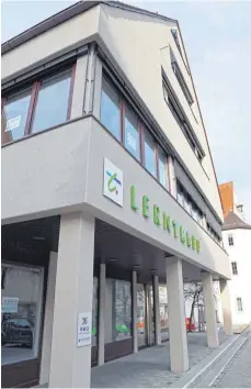  ?? FOTO: GERD MÄGERLE ?? Das Gebäude Schadenhof­straße 7 bekommt mittelfris­tig erst einmal keine gastronomi­sche Nutzung.