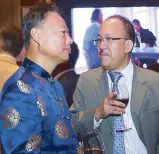  ??  ?? Chinese Ambassador Zhao Jianhua and Presidenti­al Adviser on Political Affairs Ronald Llamas.
