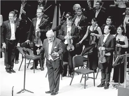  ?? FERNANDO CARRANZA/ CUARTOSCUR­O ?? El cantante y sus invitados interpreta­ron arias de ópera y zarzuela, para terminar con música ranchera.