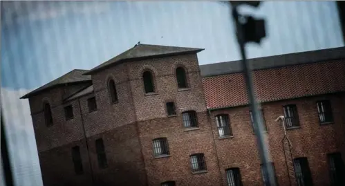  ?? FOTO: TIM KILDEBORG JENSEN ?? En dømt terrorist, der afsoner 12 år i Nyborg Faengsel, er blandt de sigtede, der ifølge sigtelsen ville tage gidsler i faengslet som led i en terrorakti­on bag murene.