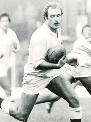  ??  ?? England star: Mike Rafter was another great St Brendan’s flanker