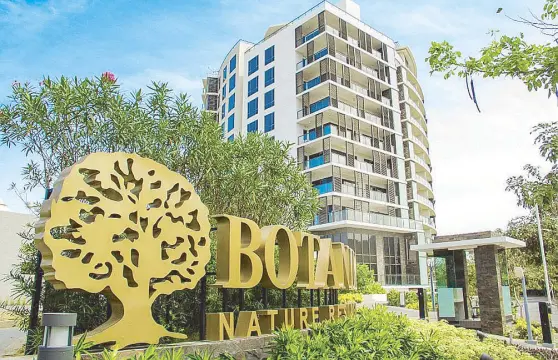  ??  ?? Botanika Nature Residences is a three-midrise-tower developed in collaborat­ion with four design firms: Architects Internatio­nal of California, Leandro V. Locsin Partners, AECOM Singapore, and Isabelle Miaja Design Group of Singapore.