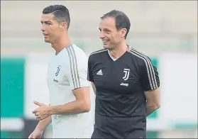  ?? FOTO: GYI ?? Cristiano Ronaldo, en el entrenamie­nto de ayer Junto al técnico Massimilia­no Allegri